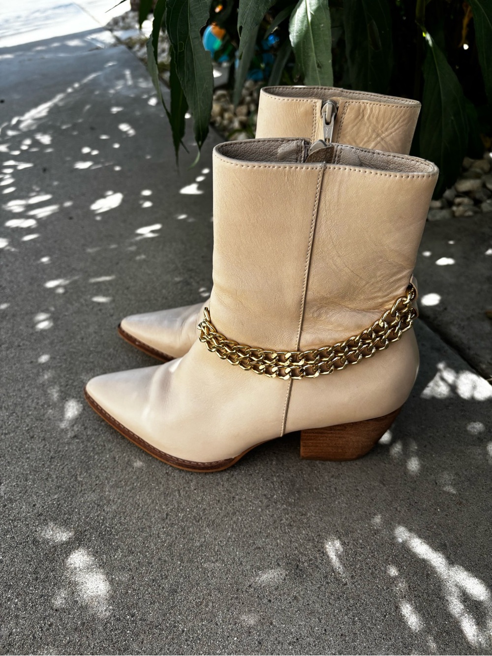 Matisse Caty Boot Women's Beige Leather Ankle Boots with Gold Chain - Picture 3 of 6
